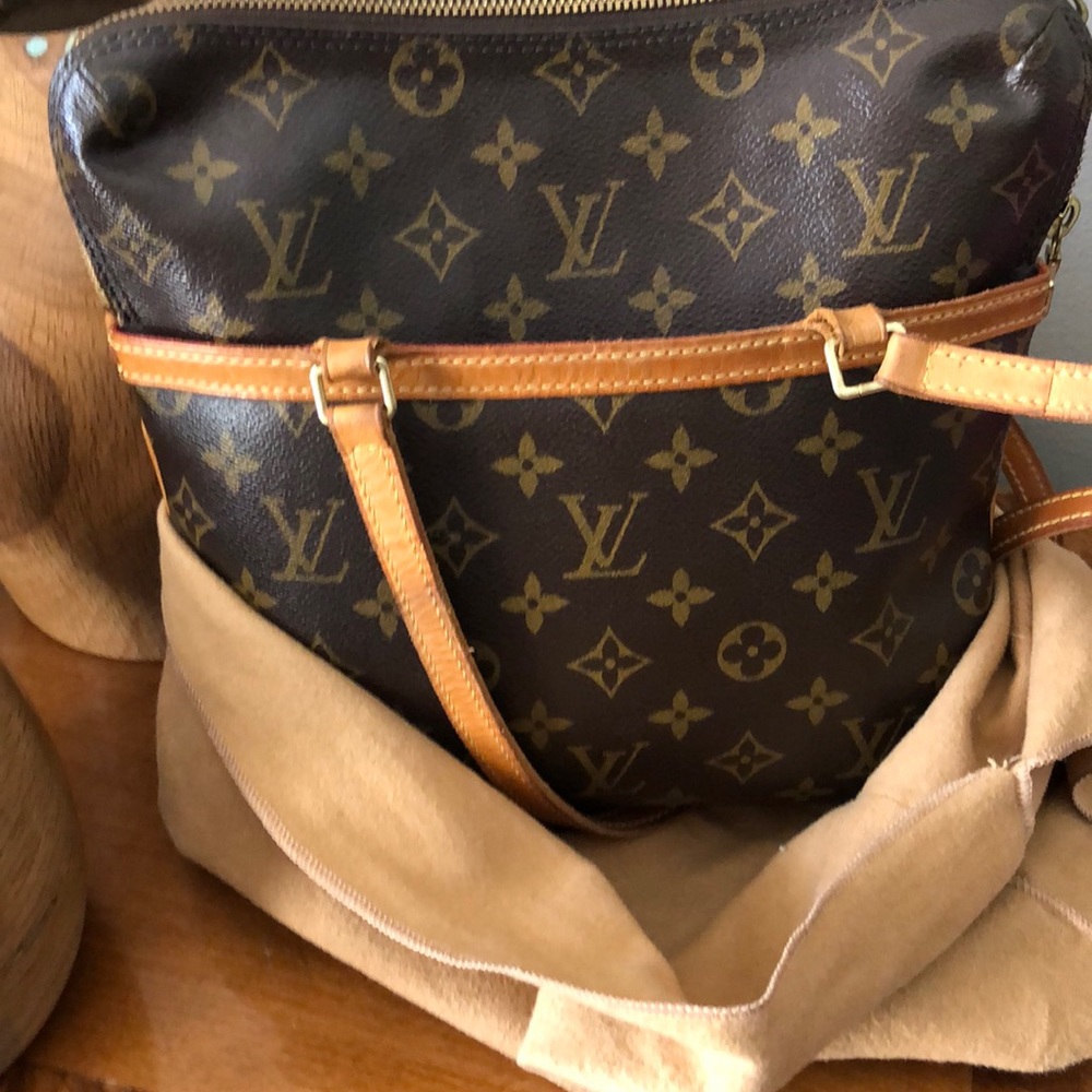 Hand bag